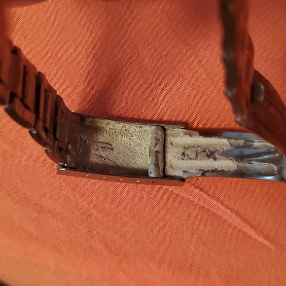 Quicksilver 2 tone quartz watch small - Picture 5 of 8